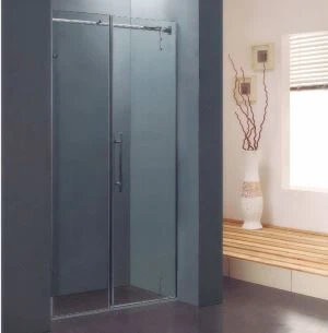 Čelo kúpeľňa bez rušenia sklenených sprchových dverí